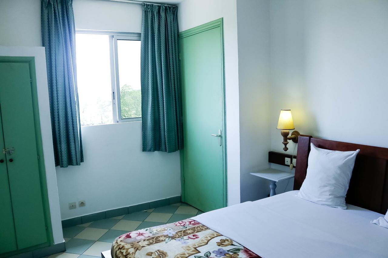 Tchero Appartement 1 Дуала Экстерьер фото