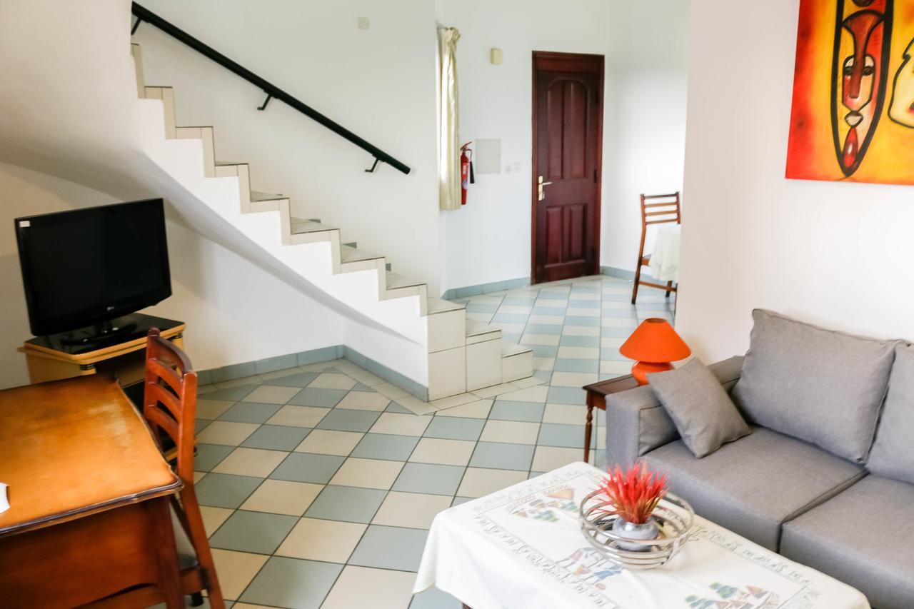 Tchero Appartement 1 Дуала Экстерьер фото